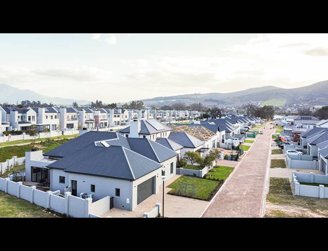 874M² VACANT LAND FOR SALE IN KLEINE PARYS 2